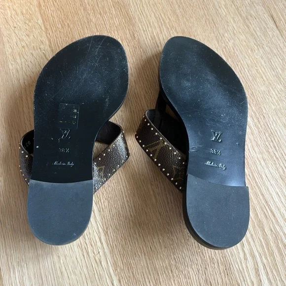 Authentic Louis Vuitton monogram sunny flat thong